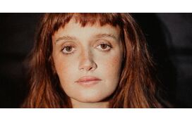 Carolina Deslandes nas nuvens após ser mãe do quarto filho: "O amor. Esse é o milagre"