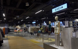 A inauguração da loja permanente da Shein em Paris está a gerar enorme controvérsia! Perceba as razões da polémica