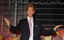 Tragédia. Ex-concorrente de reality shows que foi colega de William e Kate morre ao cair do sétimo andar de um prédio