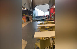 Tempestade Cláudia destrói portas de vidro do Centro Comercial Évora Plaza 