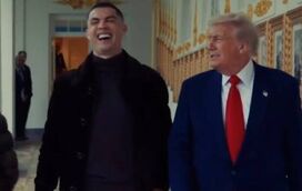 A boa-disposição reinou no encontro entre Cristiano Ronaldo e Donald Trump. Fica o vídeo do momento