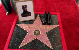 Ator de 'Pantera Negra' Chadwick Boseman recebe estrela póstuma no Passeio da Fama de Hollywood  