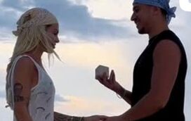 O momento em que Fanny Rodrigues é surpreendida com o anel, em plena praia nas Maldivas