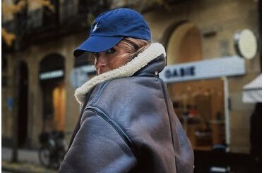 Tem este casaco guardado? Vá já buscá-lo que volta a ser must-have da estação