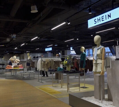 A inauguração da loja permanente da Shein em Paris está a gerar enorme controvérsia! Perceba as razões da polémica