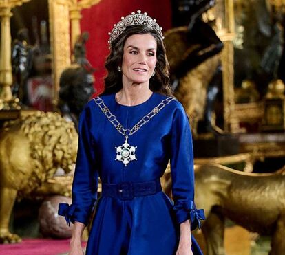 O look milionário de Letizia no banquete oferecido ao Sultão de Omã