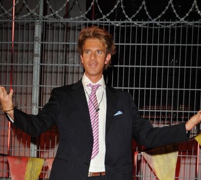 Tragédia. Ex-concorrente de reality shows que foi colega de William e Kate morre ao cair do sétimo andar de um prédio