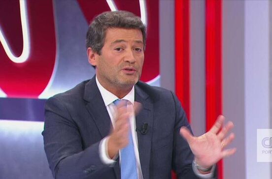 Politicamente_Incensuravel_-_Bro._ja__estava_para_criticar_sinceramente_o_Andre__ventura_ter_feito_u..._87Xgk1.mp4