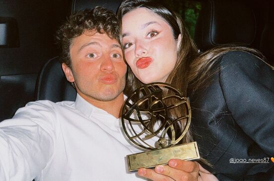 Sempre ao seu lado, Madalena Aragão junta-se a João Neves no Qatar