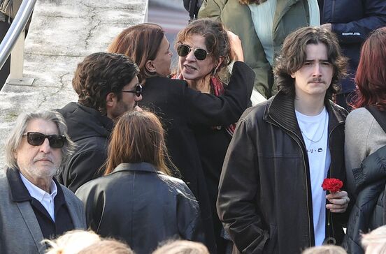 Cerimónia fúnebre de Almeno Gonçalves na igreja de Miraflores
