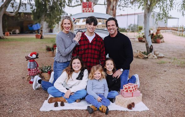 Marcos Bastinhas com Dália Madruga e filhos, após fase difícil e foco na família