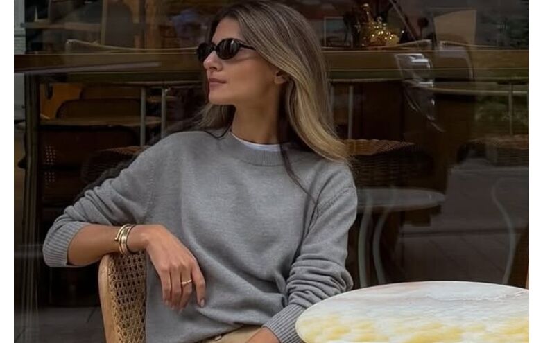 Camisola cinzenta para usar com saias, vestidos e calças