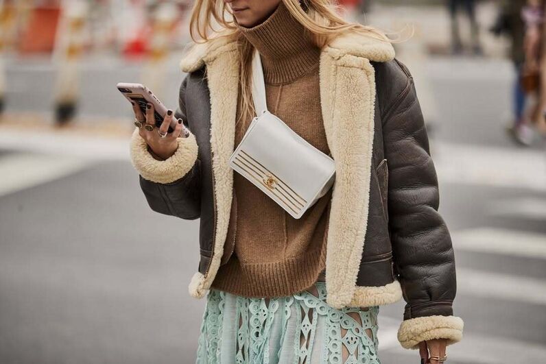 Tem este casaco guardado? Vá já buscá-lo que volta a ser must-have da estação