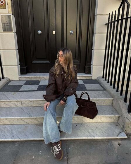 Se é para gastar dinheiro então invista na peça-estrela da temporada: o blusão de pele castanha