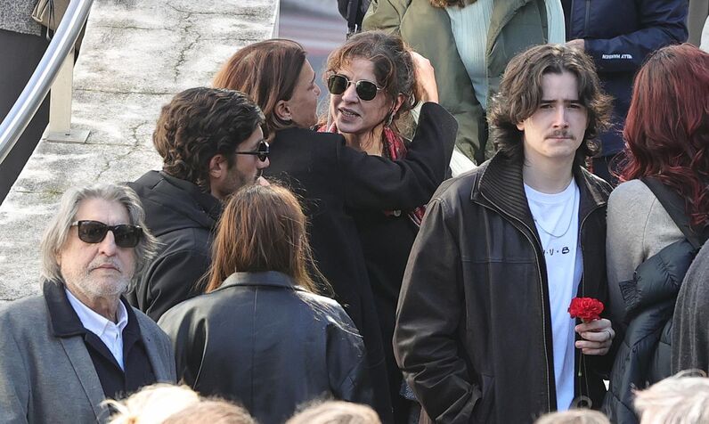Cerimónia fúnebre de Almeno Gonçalves na igreja de Miraflores