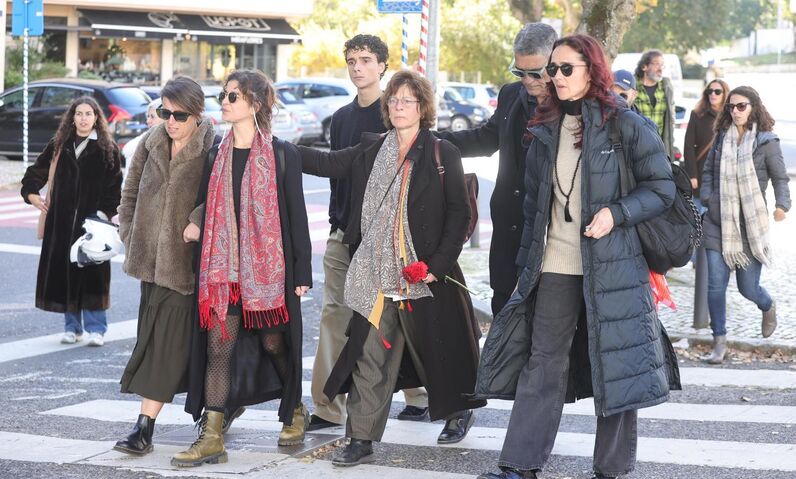 Cerimónias fúnebres de Almeno Gonçalves em Miraflores reúnem amigos e familiares