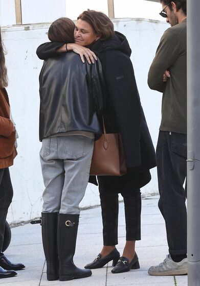 Amigos e familiares prestam homenagem a Almeno Gonçalves em Miraflores