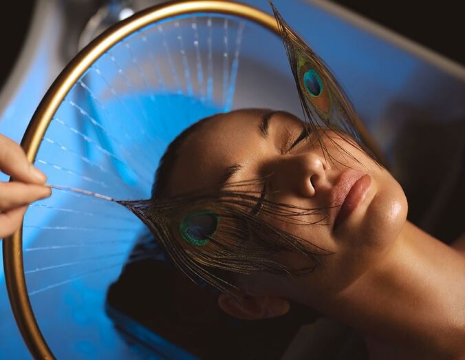 Método japonês de lavagem de cabelo promove limpeza, relaxamento e saúde capilar