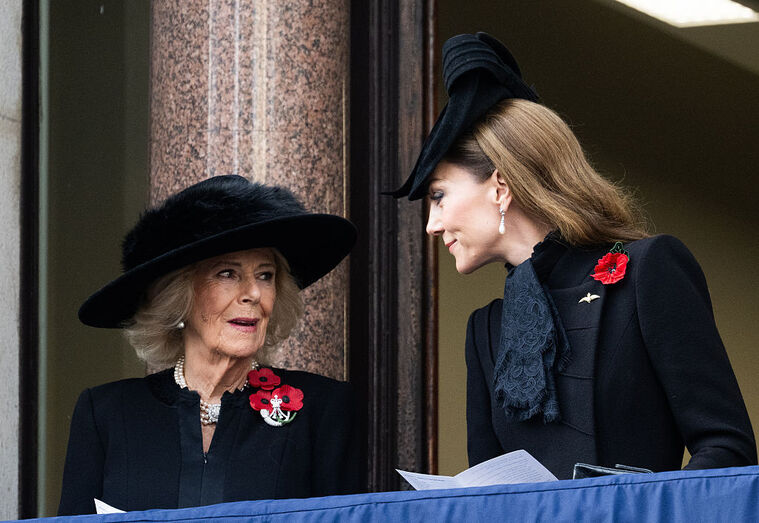 Camilla e Kate marcam presença num evento oficial