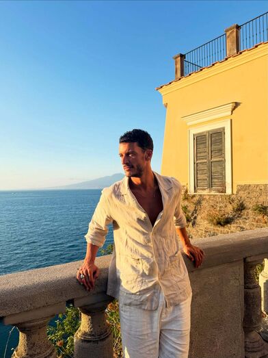 Ruben Rua relaxa com vista para o mar em Itália após saída da TVI