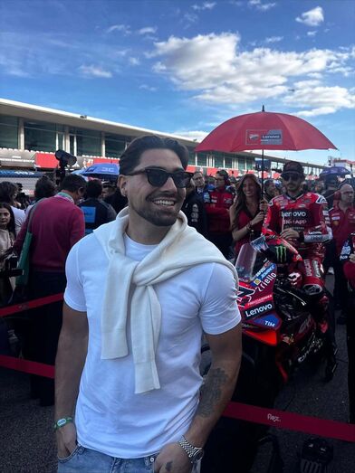 Daniel Gregório no Algarve, antes de ser apanhado a beijar outra mulher