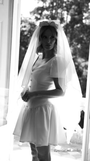 Cristina Ferreira surge vestida de noiva numa campanha com João Monteiro