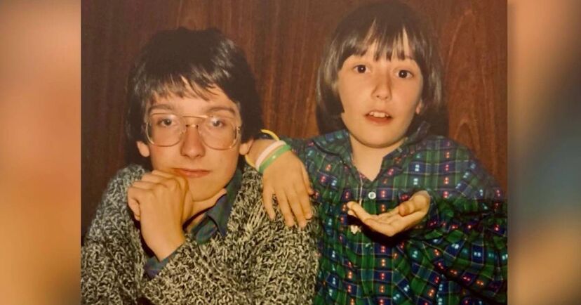 Nuno Markl e a irmã Ana numa fotografia antiga, unidos por uma ligação forte