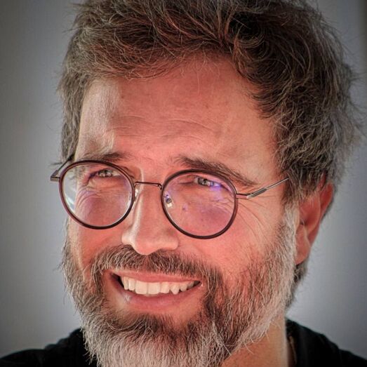 Escritor português promove literatura infantil para novos leitores