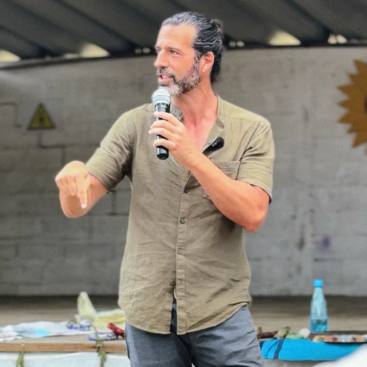 Gustavo Santos, ex-decorador e coach, gera polémica com declarações sobre AVC de Nuno Markl