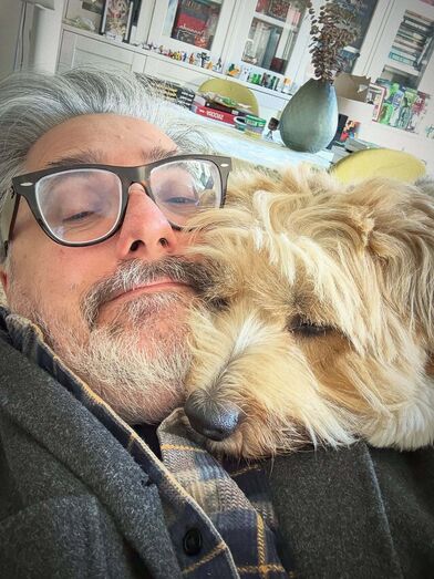 Nuno Markl com a cadela, Chiclete