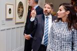 Letizia em conjunto tweed preto e branco na inauguração de exposição dedicada à bisavó escocesa de Felipe VI