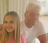 Sérgio Rossi e a filha Yara numa fotografia antiga