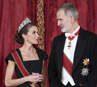 Rei Felipe VI e Rainha Letizia enfrentam divisões familiares no Natal, com clã dividido em três grupos