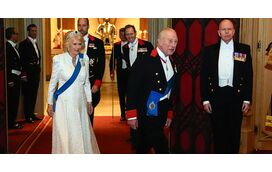 Tudo a postos: família real britânica abre as portas do Castelo de Windsor luxuosamente decorado para o Natal