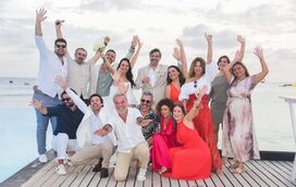 Autores de 'Festa é Festa' casam em Cabo Verde perante vários amigos famosos