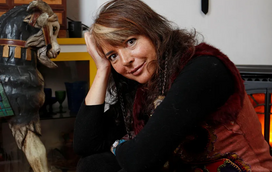 Os três maridos de Clara Pinto Correia, que viveu intensamente o amor, mas orgulhava-se de ser uma mulher livre