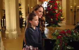Momento de ternura no Natal. Kate Middleton e o surpreendente dueto com a filha ao piano