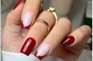 Manicura natalícia é pirosa? No Natal tudo é permitido...