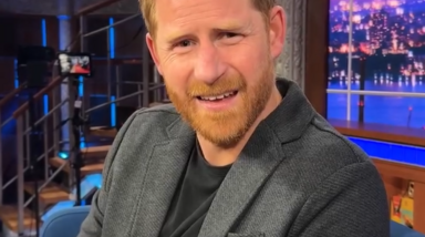 Príncipe Harry mostra talento para a comédia no talkshow de Colbert