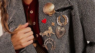 Nem brincos, nem colares, nem anéis... Conheça o acessório que dá um 'twist' especial a qualquer visual