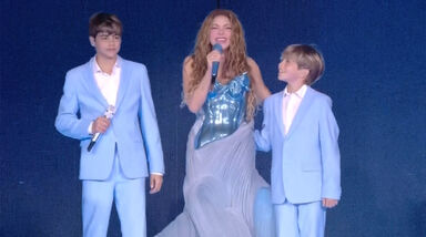 Filhos de Shakira roubam protagonismo à mãe no momento em que sobem ao palco 