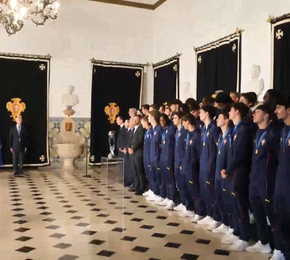 Desafinado? A interpretação da polémica: Marcelo Rebelo de Sousa canta Hino com seleção Sub-17