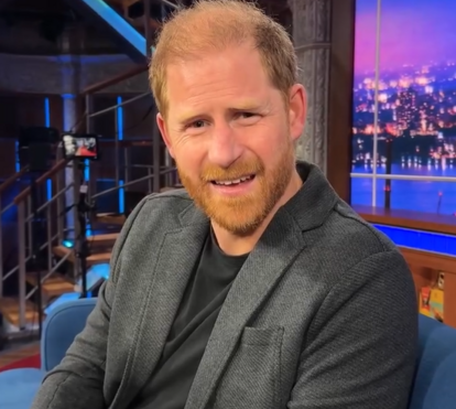 Príncipe Harry mostra talento para a comédia no talkshow de Colbert