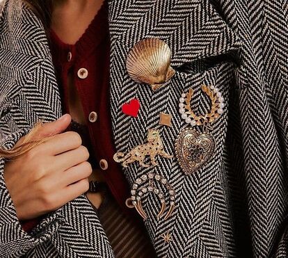 Use e abuse dos alfinetes e pregadeiras e transforme os seus looks