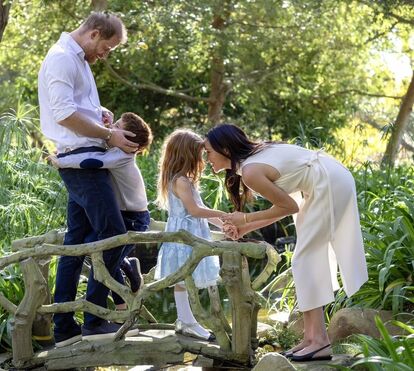 A fotografia de família mais íntima! Meghan Markle mostra os filhos para desejar Boas Festas ao mundo