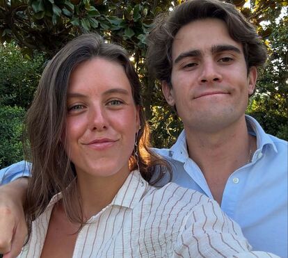 A trágica história de amor da influencer espanhola que está a causar comoção no país vizinho e a última viagem em casal