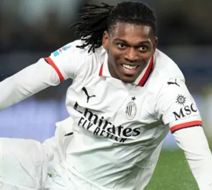 Rafael Leão dá nova oportunidade ao amor