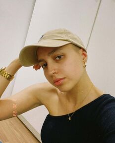 Saiba quem é a jovem de 23 anos que está a comover o País: "Desistiram de mim, retiraram-me a medicação, deixaram de me fazer exames, para eles estou morta" - Nacional - FLASH!