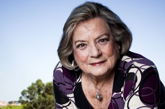 Helena Sacadura Cabral lança livro sobre desafios e memórias