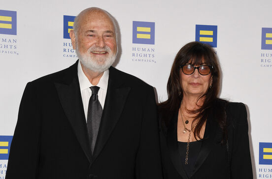 Rob Reiner e a sua mulher fazem uma aparição pública